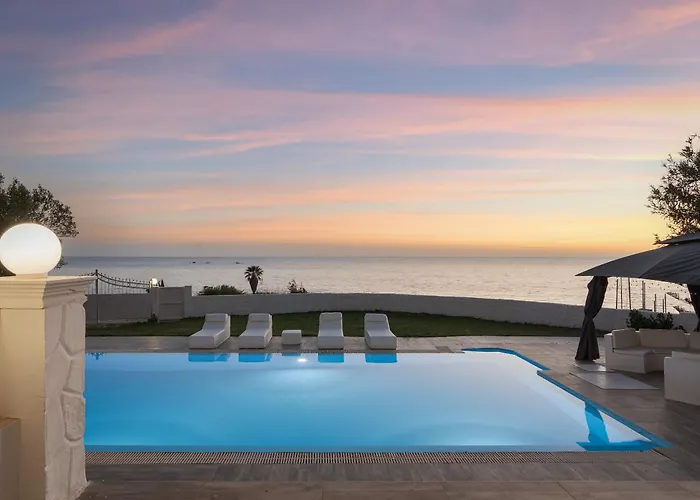 Villa Cosambeli Paramónasz