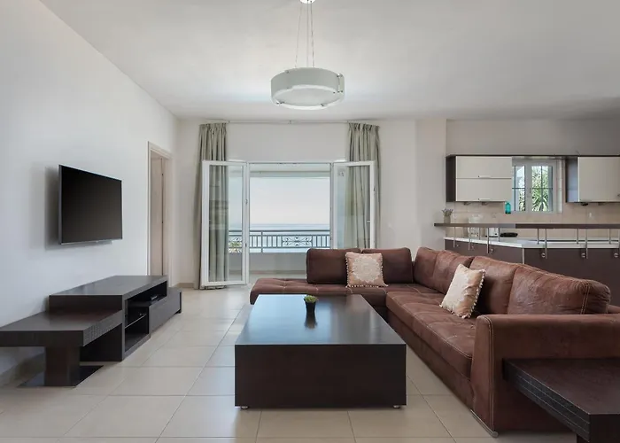 Villa Cosambeli Paramónasz