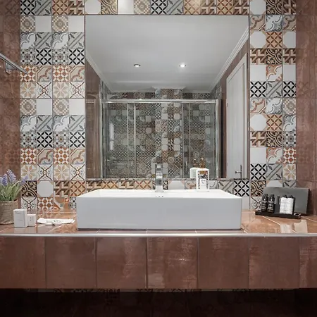 Cosambeli Парамонас